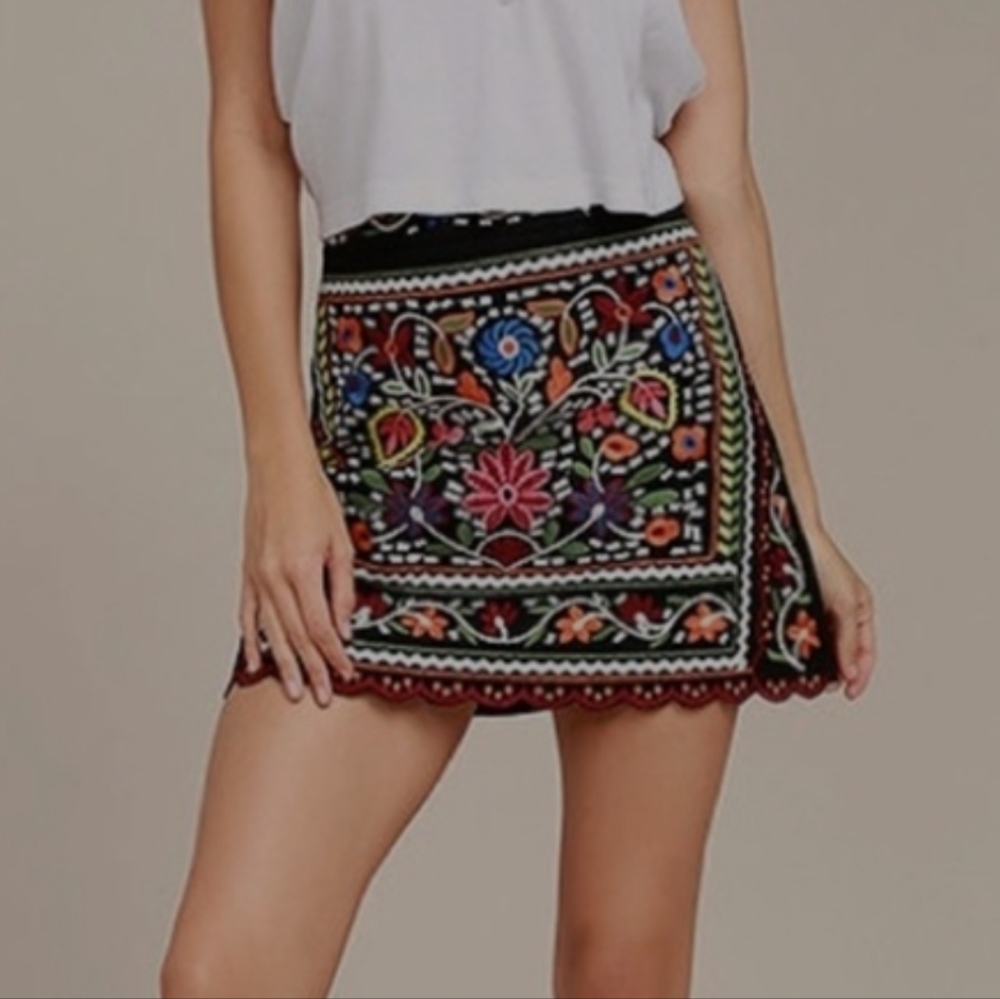 Good night macaroon embroidered skirt